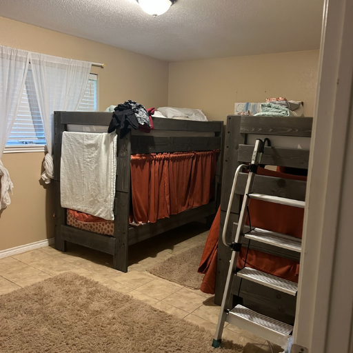 Additional bedroom interior at Delasandri Lane